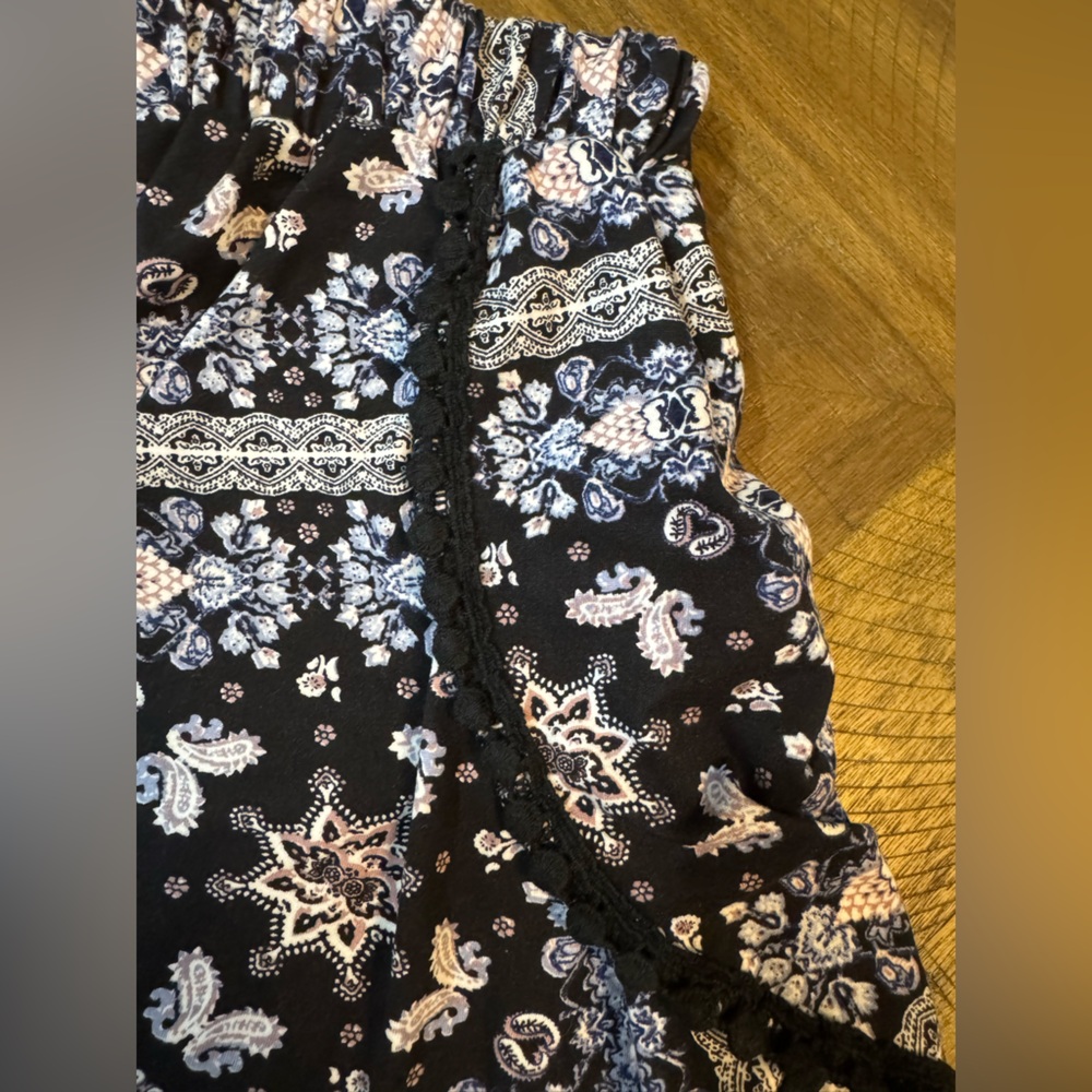 Shosho Blue and White Patterned Shorts - Picture 10 of 12